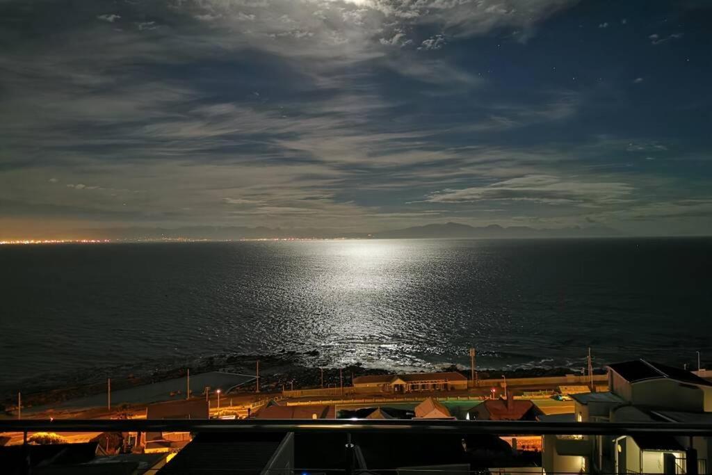 Apartament Relax,Revive,Reset & Enjoy The Sounds Of The Sea! Kapsztad Zewnętrze zdjęcie